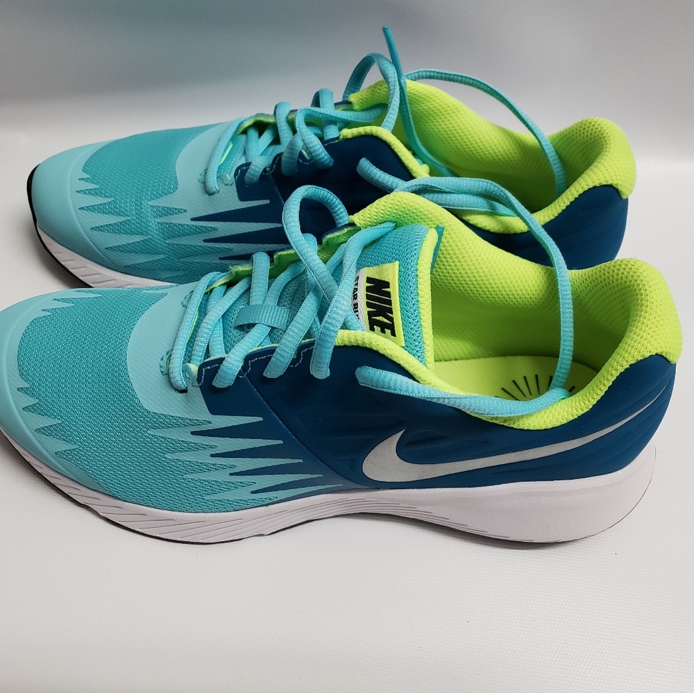 Nike Star Runner Sneakers